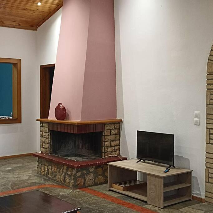 Πετρινη Κατοικια Στην Φυση Villa Tagarades Eksteriør billede